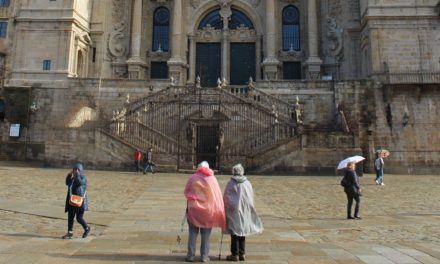 3 pilgrims from Spain, France and Switzerland collected the Compostela last February
