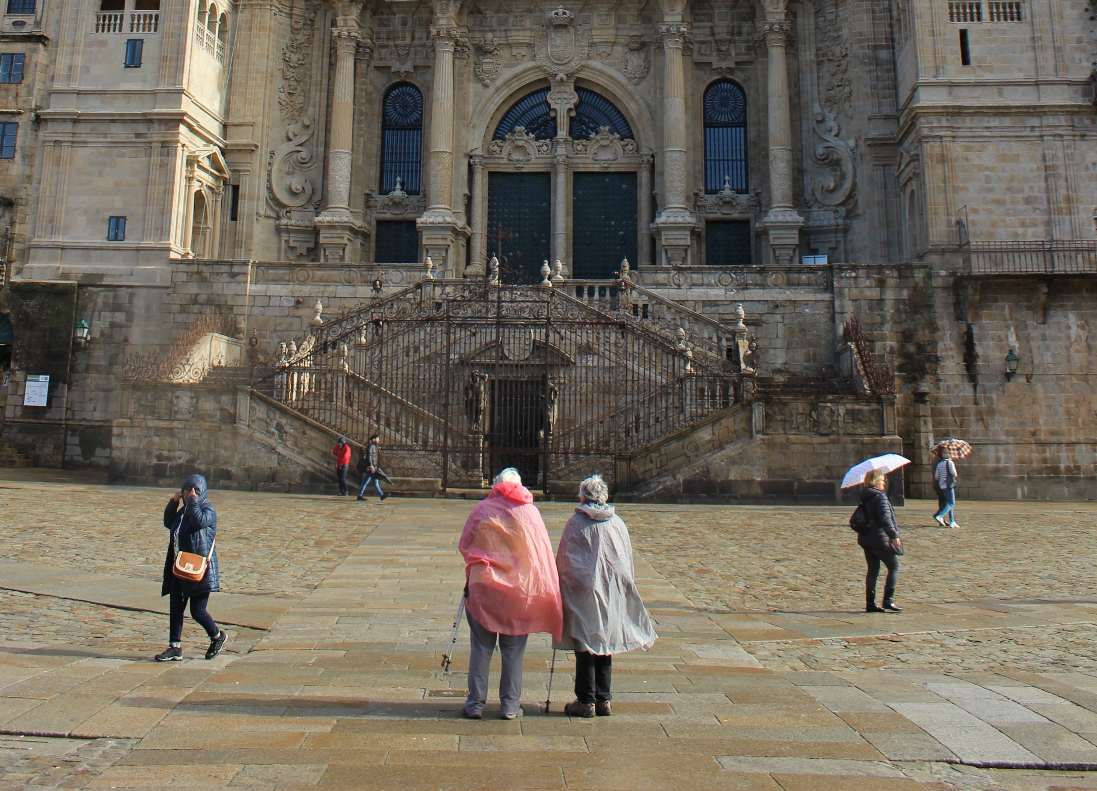 3 pilgrims from Spain, France and Switzerland collected the Compostela last February