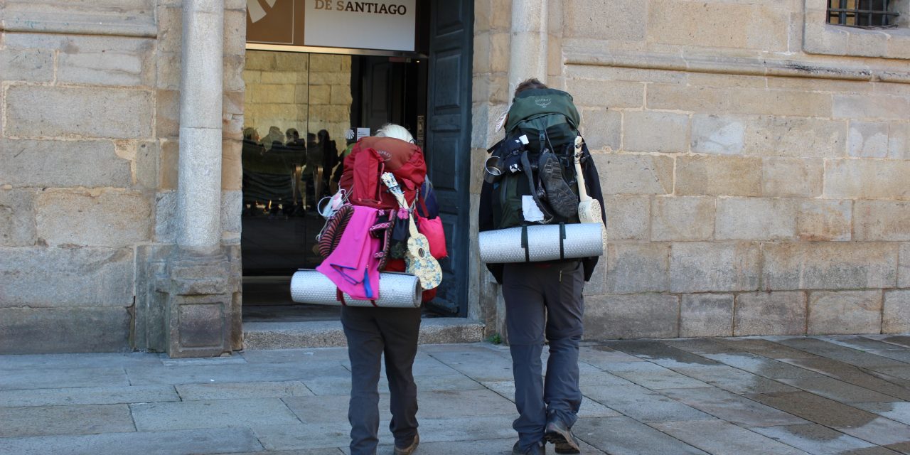 Cada día más de 30 ó 40 peregrinos cogen su Compostela: nunca antes habían llegado a Santiago tantos peregrinos en Navidad!