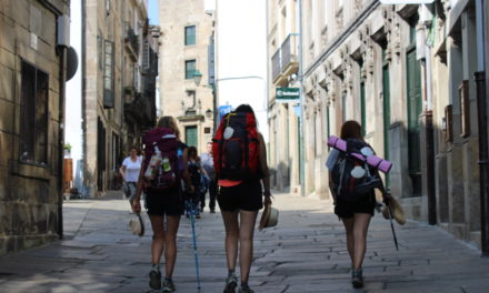 Abril 2019: 31.721 peregrinos cogieron la Compostela en un abril con más mujeres que hombres y un 64% de extranjeros!