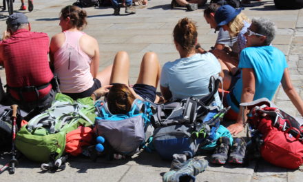 Summer in Santiago: despite the heat the city is full of pilgrims!