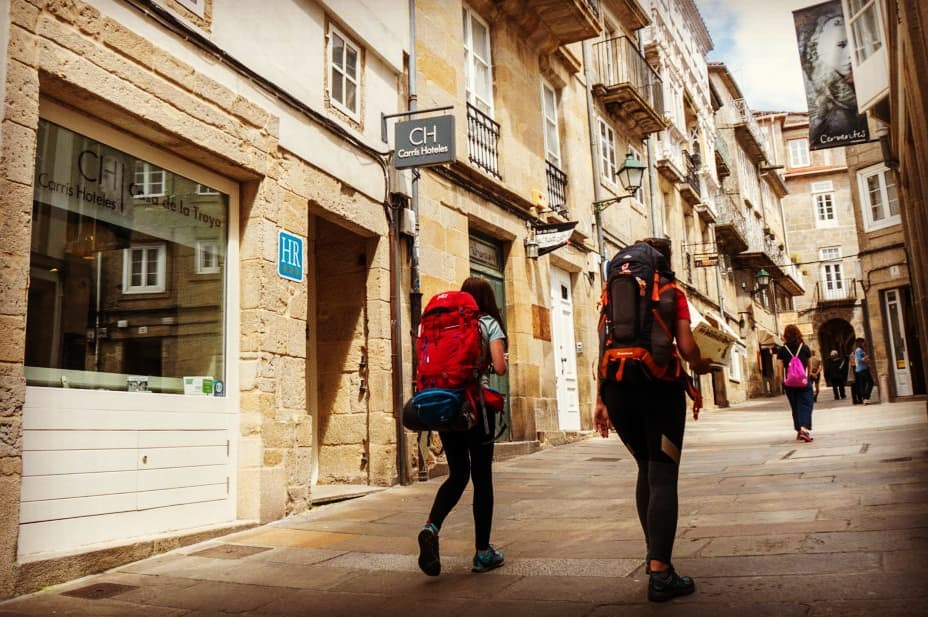 Stay home for the necessary time … but don’t forget the Camino! Don’t forget your dreams!