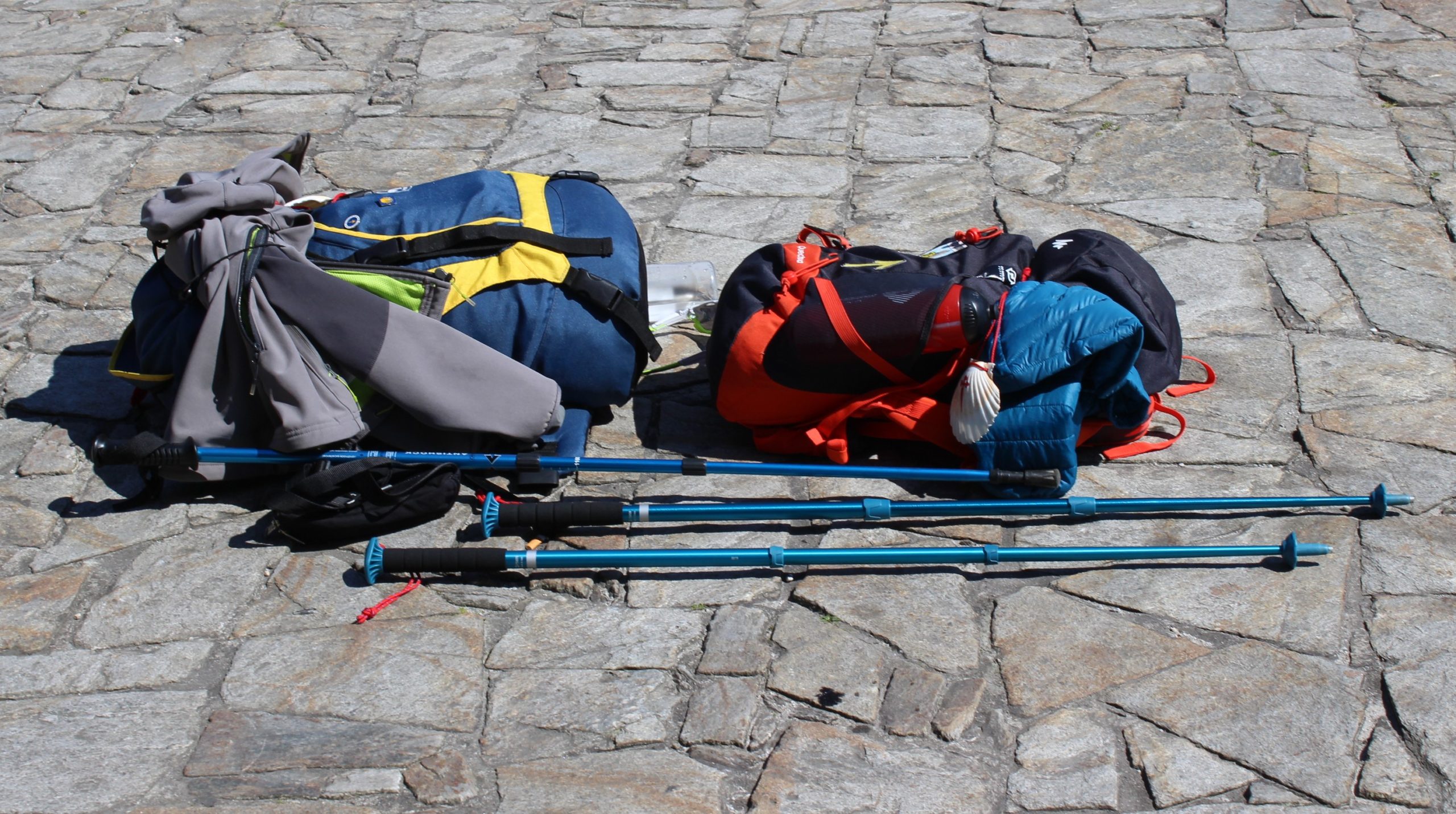 Walking with or without a staff?