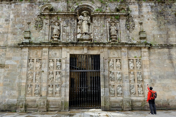 ACCESOS PARA SEGUIR POR STREAMING LA APERTURA DE LA PUERTA SANTA