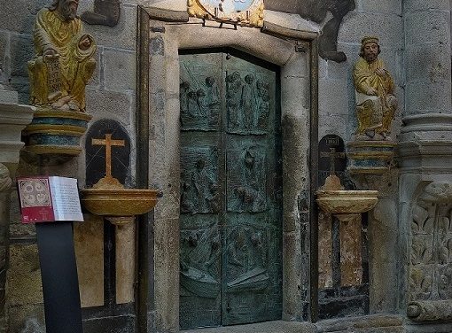 Holy Year 2021: Messages from Pope Francis and the Archbishop of Santiago at the opening of the Holy Door