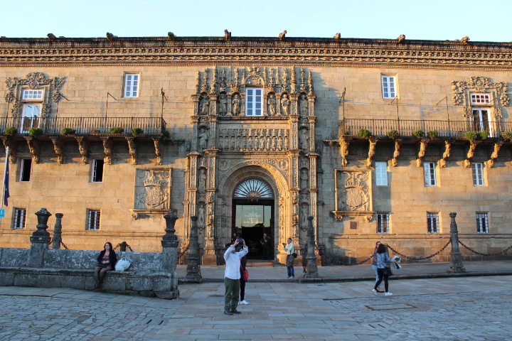 The tradition of welcome to pilgrims at the Hostal de los Reyes Católicos