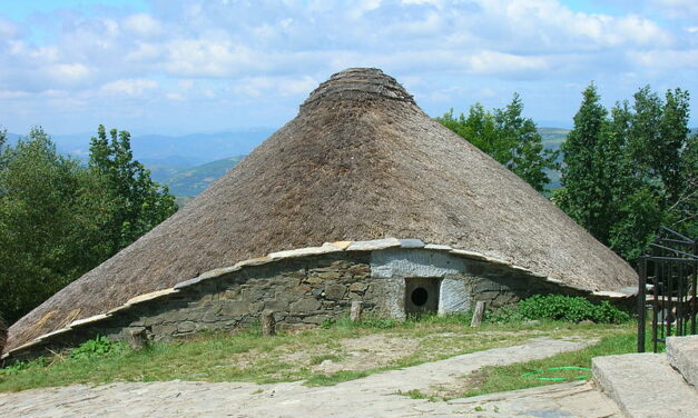 The “pallozas” of O Cebreiro