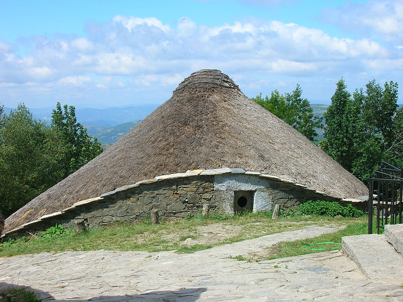 The “pallozas” of O Cebreiro