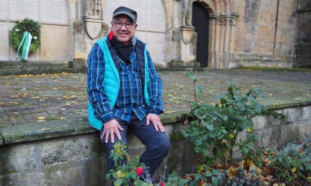Norman Sinclair: creador y difusor de “la rosa peregrina” en el Camino de Santiago