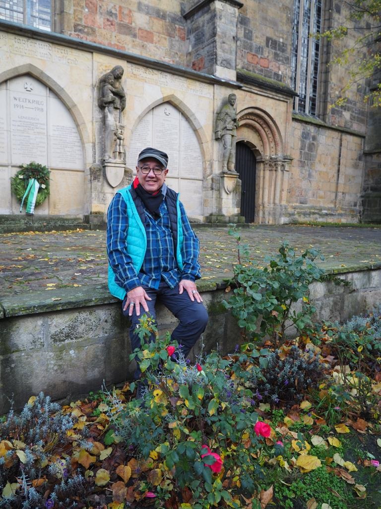 Norman Sinclair: creador y difusor de “la rosa peregrina” en el Camino de Santiago